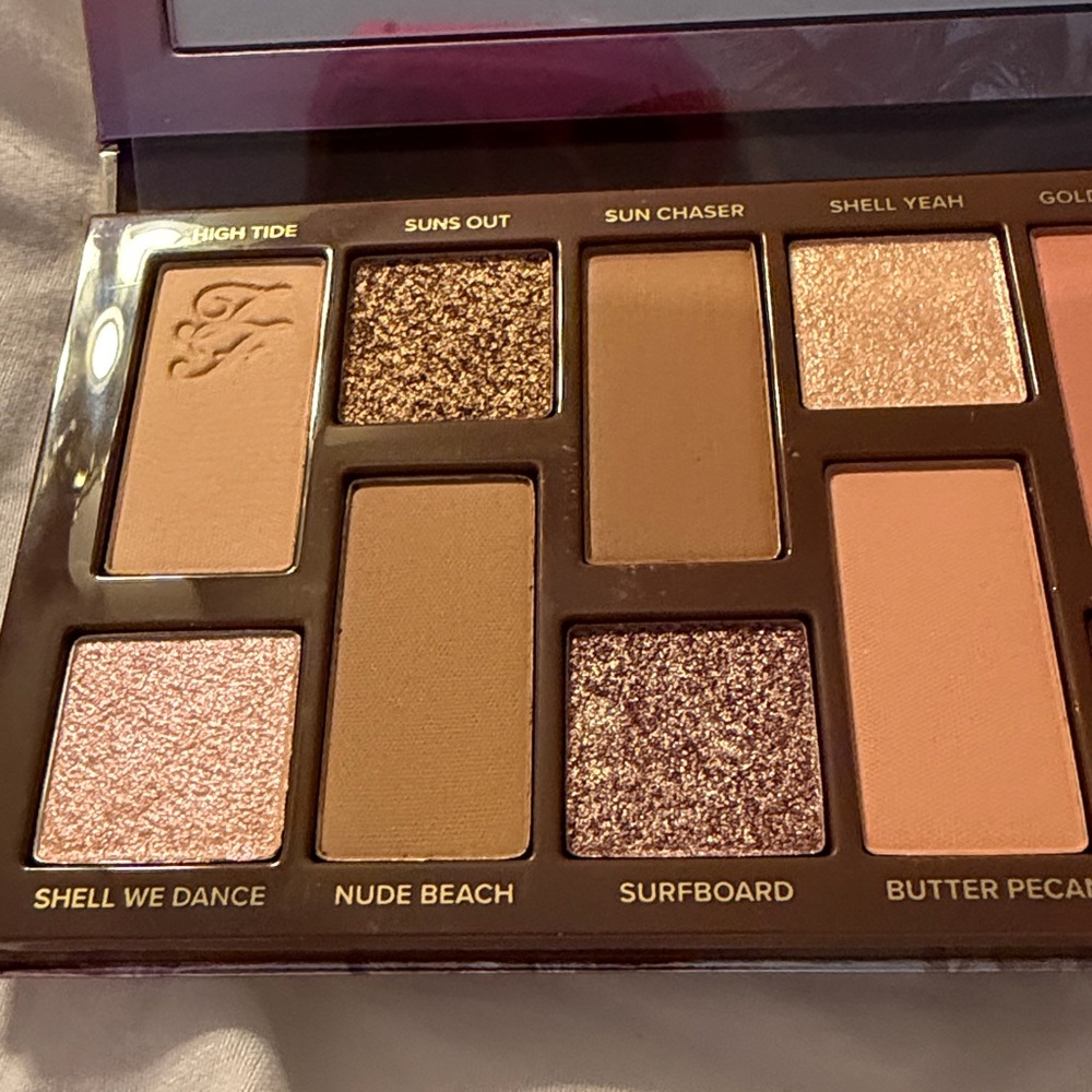 Too Faced Born This Way Palette with Warm Tones - Picture 4 of 5